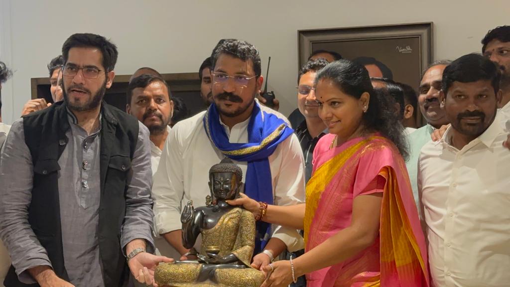 चन्द्रशेखर रावण की मदद से यूपी में घुसेगा बीआरएस! कविता और दलित नेता की मुलाकात के बाद राजनीति गरमाई