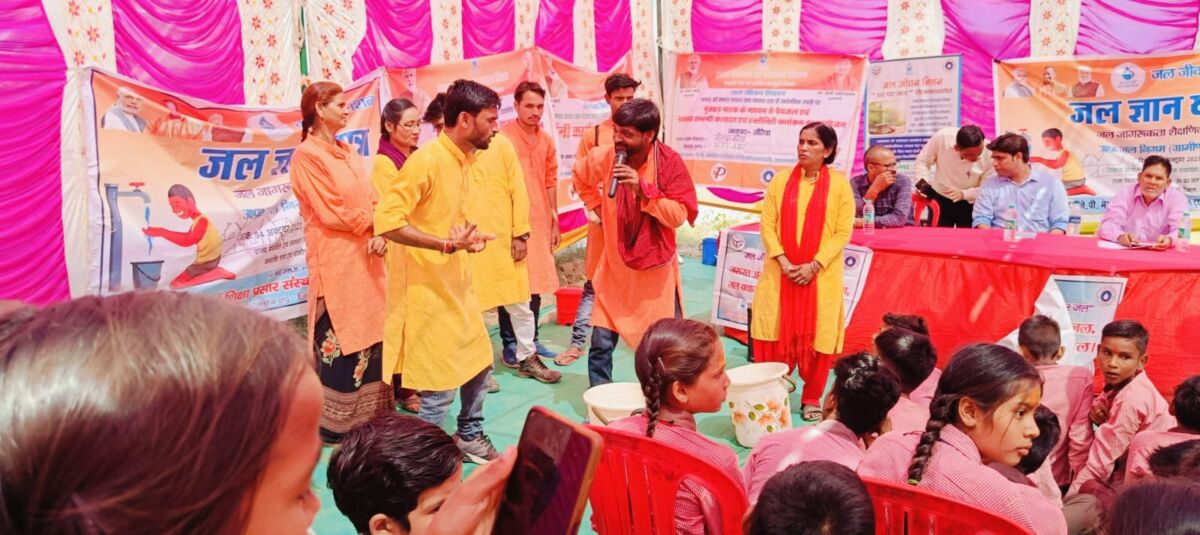 औरैया,हर महीने बीमारी के लिए बचाएंगे पैसे, होगा फायदा