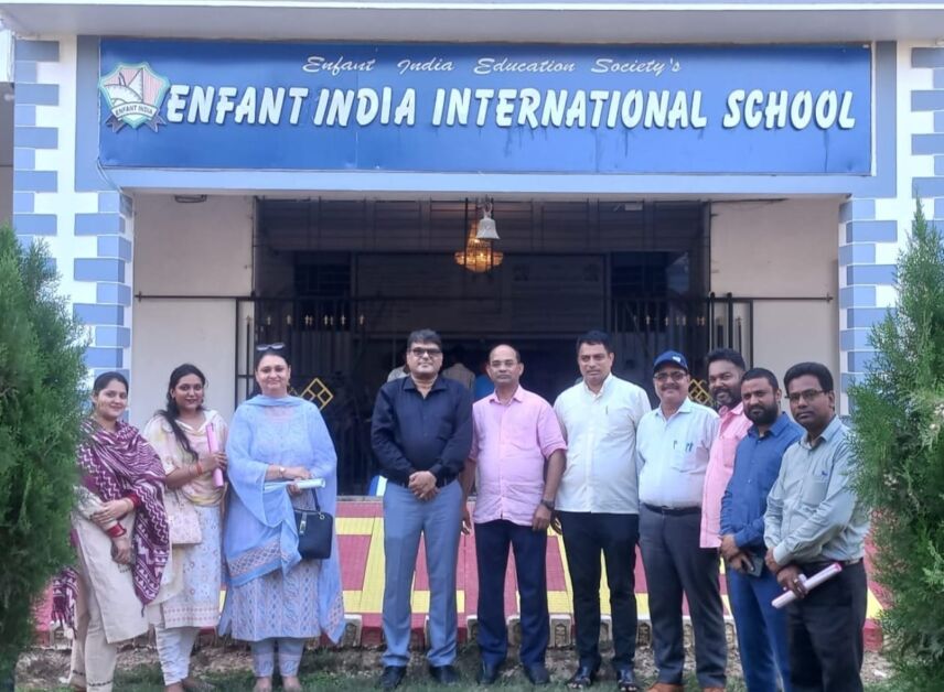 इन्फैंट स्कूल के सभागार में आई एस सी बोर्ड के विद्यालयो के प्रिंसिपल की जोनल मीटिंग हुई